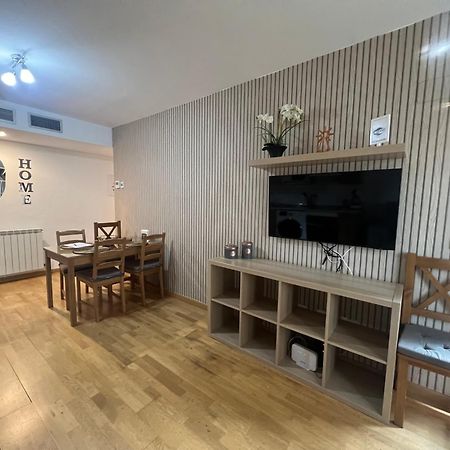 El Llano Job&Family Apartment La Puebla De Alfinden Bagian luar foto
