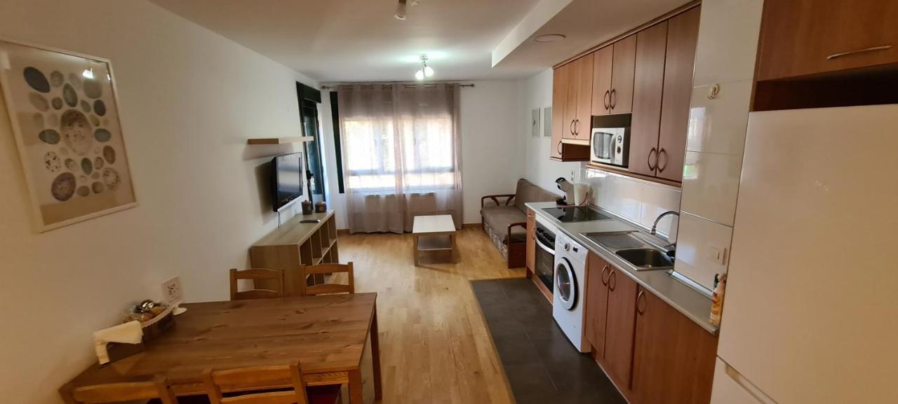 El Llano Job&Family Apartment La Puebla De Alfinden Bagian luar foto