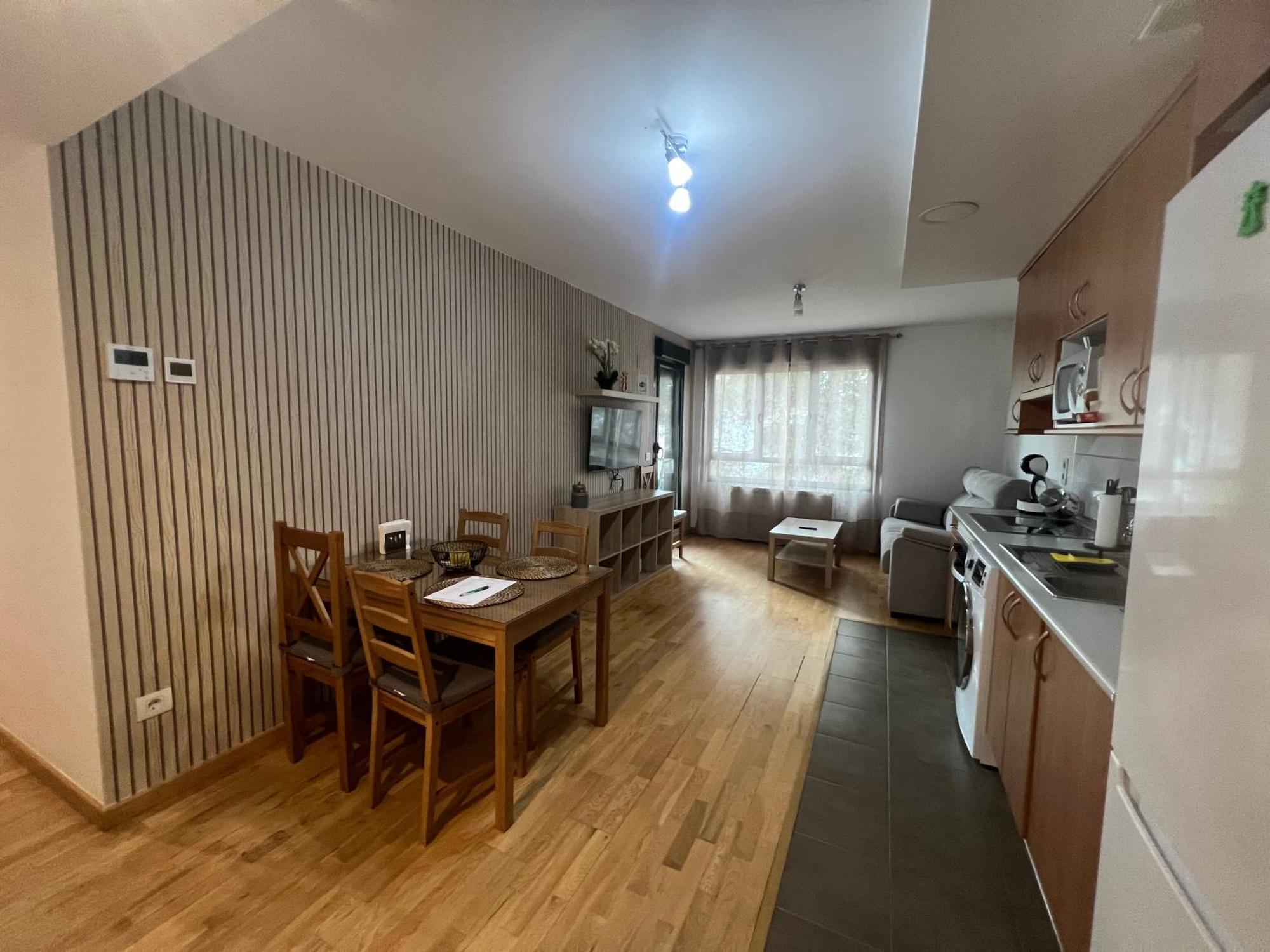 El Llano Job&Family Apartment La Puebla De Alfinden Bagian luar foto